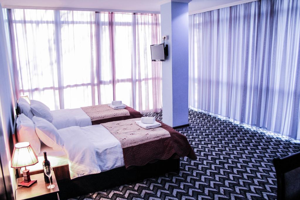Hotel Royal Georgia Tiflis Habitación foto
