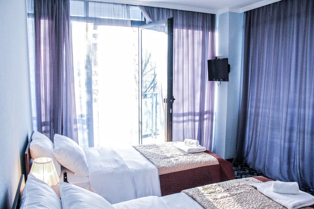 Hotel Royal Georgia Tiflis Exterior foto